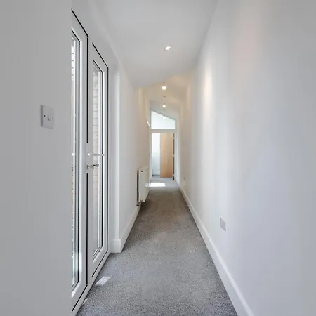 Stylish Two Bedroom Apartment By Central London With Garden Exterior photo