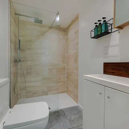 Stylish Two Bedroom Apartment By Central London With Garden Exterior photo